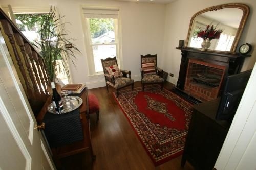 Annies Garden Cottage3