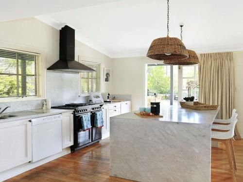 Duncraig House - open fireplace, spa, pet friendly (Duncraig House - open fireplace spa pet friendly)2