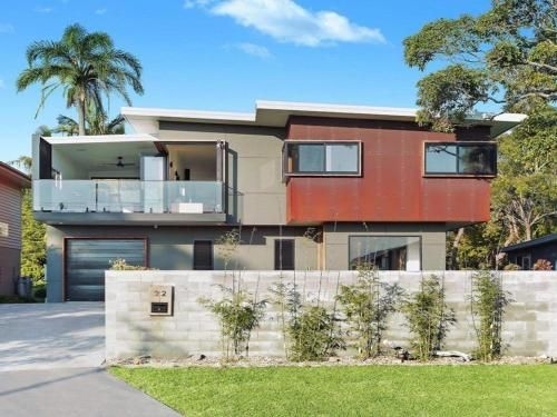 Horizons at Currarong - architecturally designed beach house0