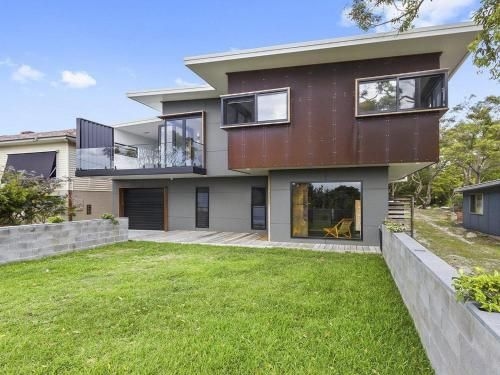 Horizons at Currarong - architecturally designed beach house3