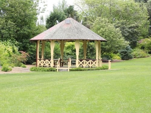 Old Bank Stables - 3 night weekends for price of 24
