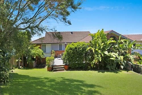 Stunning Home in Salamander Bay!3