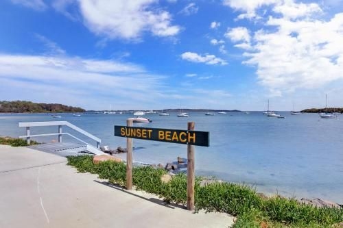 Resthaven only meters to Sunset Beach! (Resthaven Only Meters To Sunset Beach!)4