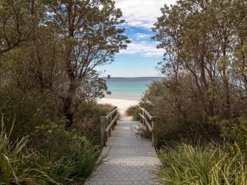 Sienna by the Sea - spacious coastal getaway2