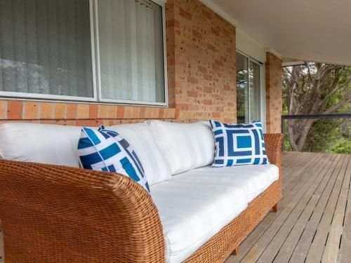 Sounds by the Sea - open plan living, metres to beach (Sounds by the Sea - open plan living metres to beach)4