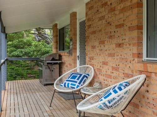 Sounds by the Sea - open plan living, metres to beach (Sounds by the Sea - open plan living metres to beach)3