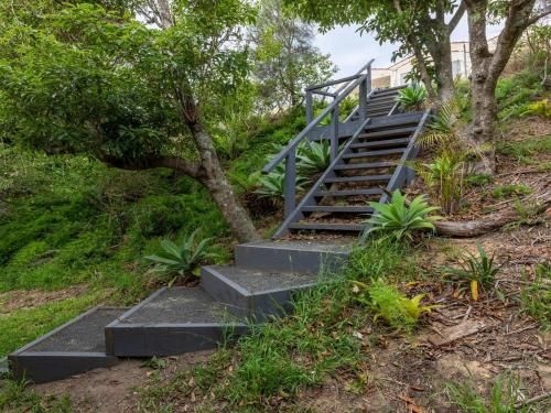 Sounds by the Sea - open plan living, metres to beach (Sounds by the Sea - open plan living metres to beach)2