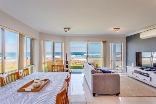 Hear the waves at Anna Bay! (Hear The Waves At Anna Bay!)4