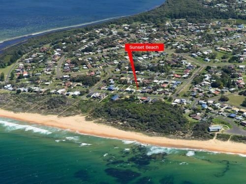 Sunset Beach - situated between two beaches and a lake3