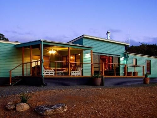 Tea Tree Hollow - 50 percent off third night on weekend2