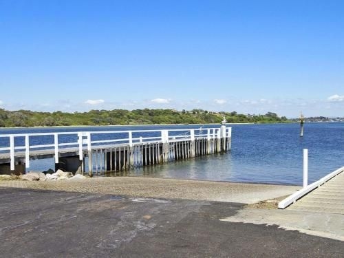 The Burra Break - 3 minute walk to beach access4