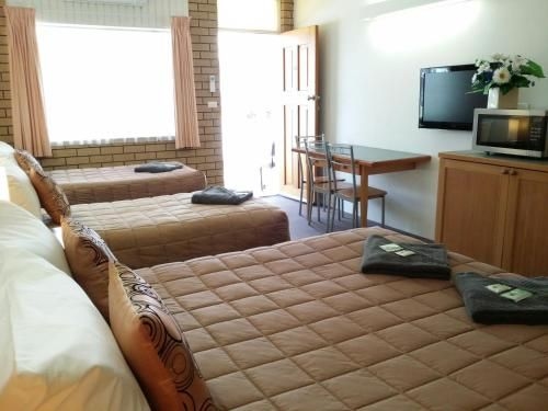 Guyra Motor Inn0