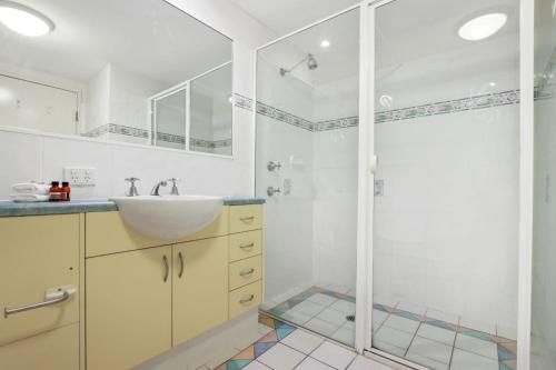 Lennox Beach Resort2