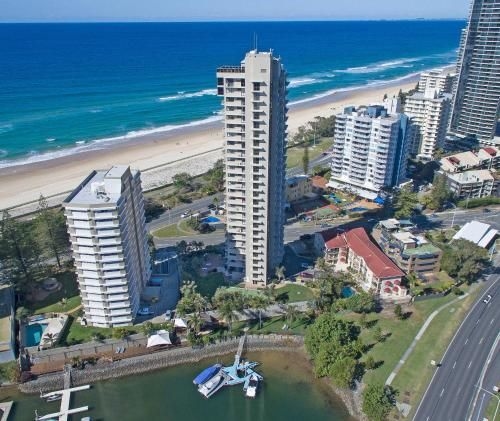Capricorn One Beachside Holiday Apartments - Official0