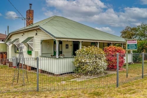 Dillons Cottage0