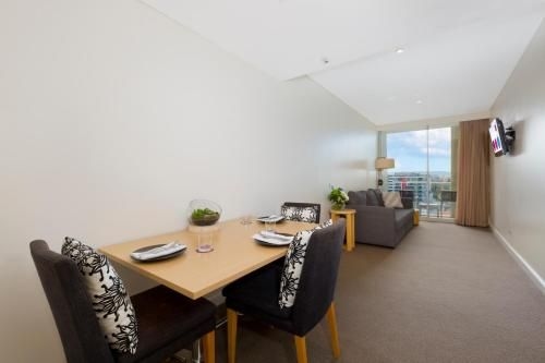 โรงแรมเซจ วอลลองกอง (Sage Hotel Wollongong)1