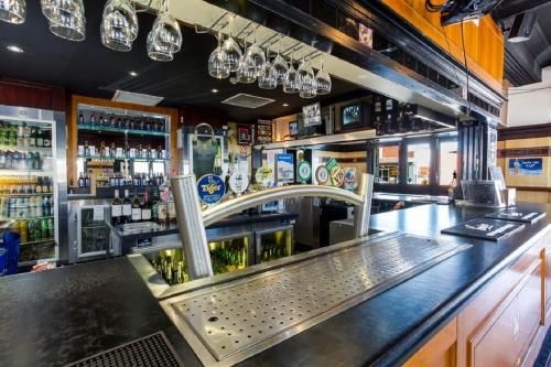 Newcastle Hotel1