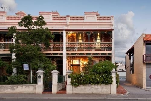 Annie's Victorian Terrace Accommodation Fremantle1