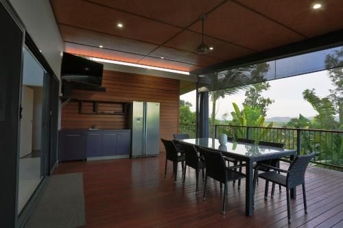 Hilltop Views - Cannonvale3