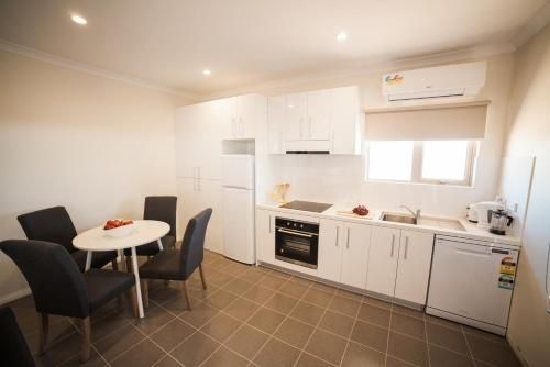 เอ็กซ์มัธ เอสเคป รีสอร์ต (Exmouth Escape Resort)1