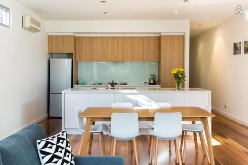 Bradman Modern Style a Walk to MCG Swan St CBD1