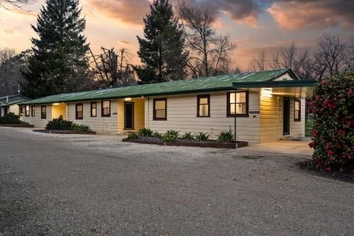 Bright Riverside Holiday Park1