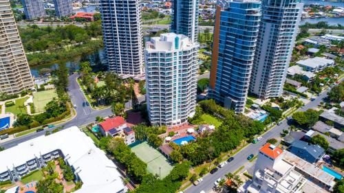 The Crest Apartments0