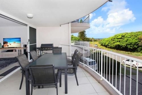 Unit 2 Point Break Apartments, 1-3 Point Arkwright, Linen Incl2