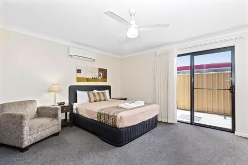Blackwater Central Motel2