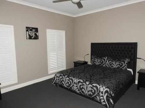 Barklysuites Apartments0