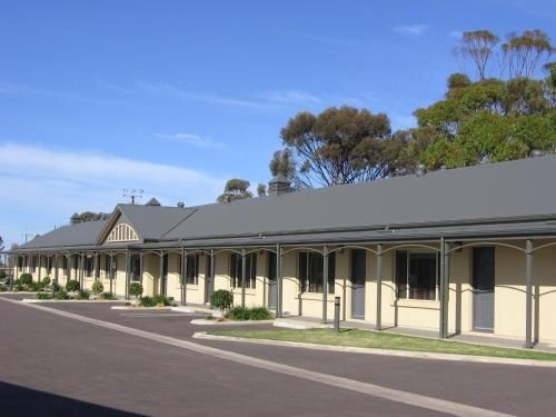 Sundowner Motel Hotel4
