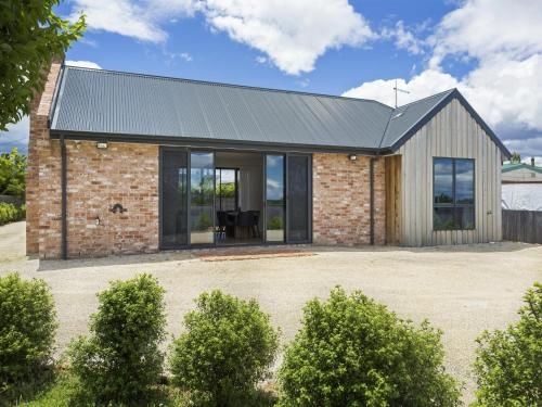 EMBRACING EVANDALE - Hosted by L'Abode Accommodation4