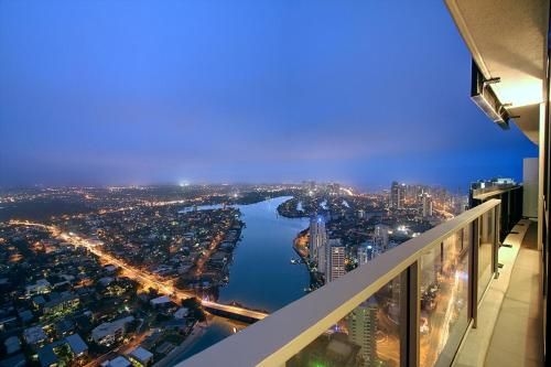Circle on Cavil Holidays Gold Coast3