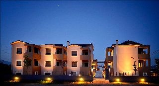Ellopia Point Suites3