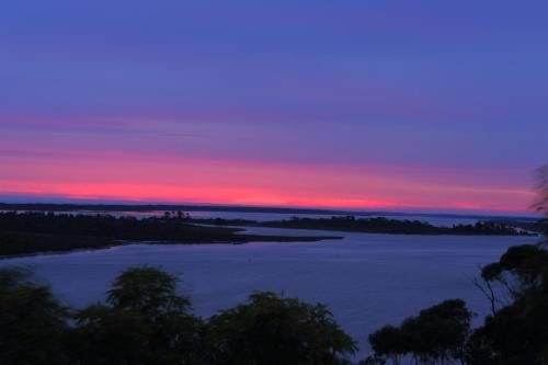 Absolute Lakes Entrance Motel4