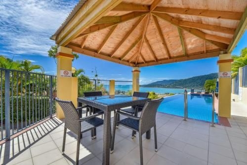 Ocean Views Galore - Airlie Beach0