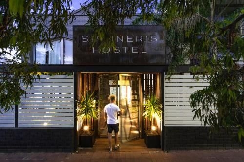 Spinners Hostel0