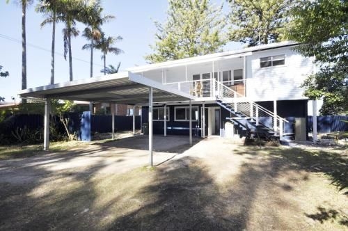 Happy Tides - Beachfront Holiday Home2