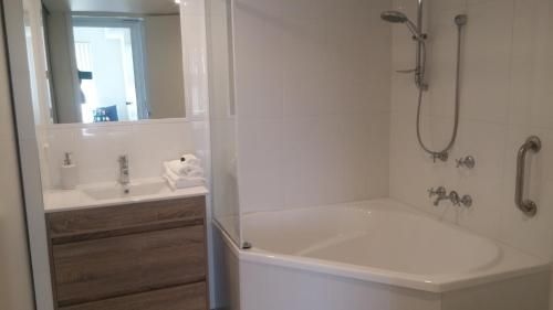 Apollo Luxury Apartments1
