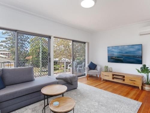 The Norburn', 3 Norburn Avenue - aircon, boat parking, close to water & clubs (The Norburn', 3 Norburn Avenue - Aircon, Boat Parking, Close To Water & Clubs)0