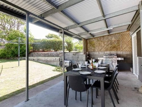 The Norburn', 3 Norburn Avenue - aircon, boat parking, close to water & clubs (The Norburn', 3 Norburn Avenue - Aircon, Boat Parking, Close To Water & Clubs)3