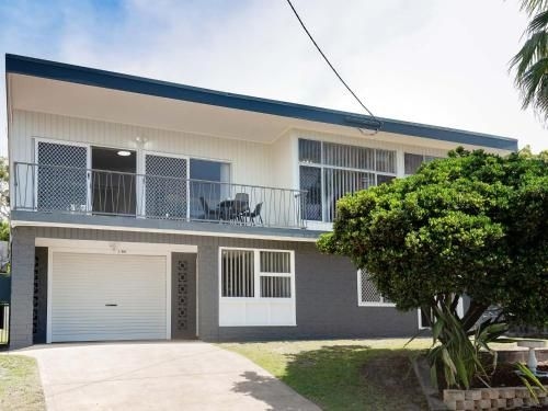 The Norburn', 3 Norburn Avenue - aircon, boat parking, close to water & clubs (The Norburn', 3 Norburn Avenue - Aircon, Boat Parking, Close To Water & Clubs)1