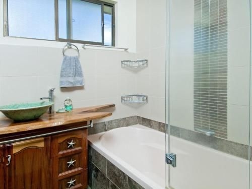 THE BOARDROOM ON BANKSIA - 11 Banksia Ave Bonny Hills (The Boardroom On Banksia - 11 Banksia Ave Bonny Hills)4
