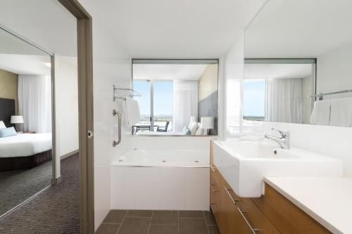 Mantra Twin Towns4