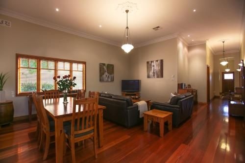 Centro Perth Short Stay0