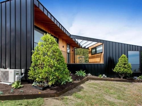 COASTAL LUXE - MT MARTHA1