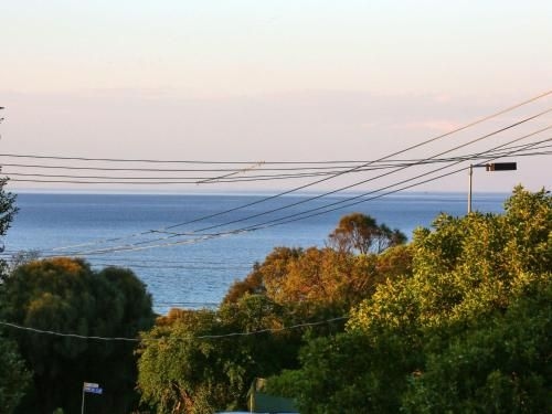 DROMANA BEACH SHACK1