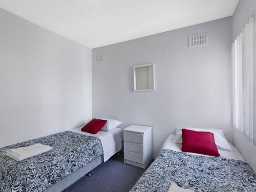 Dolphin Court 64