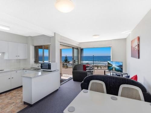 Dolphin Court 61