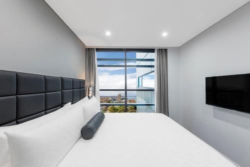 Meriton Suites North Sydney1